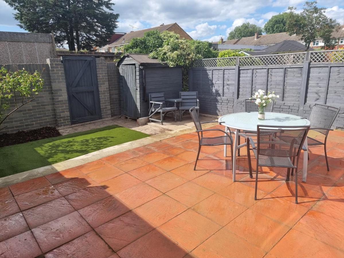 Apartment 28 Excellentstays - Heathrow - 5 Bedroom House