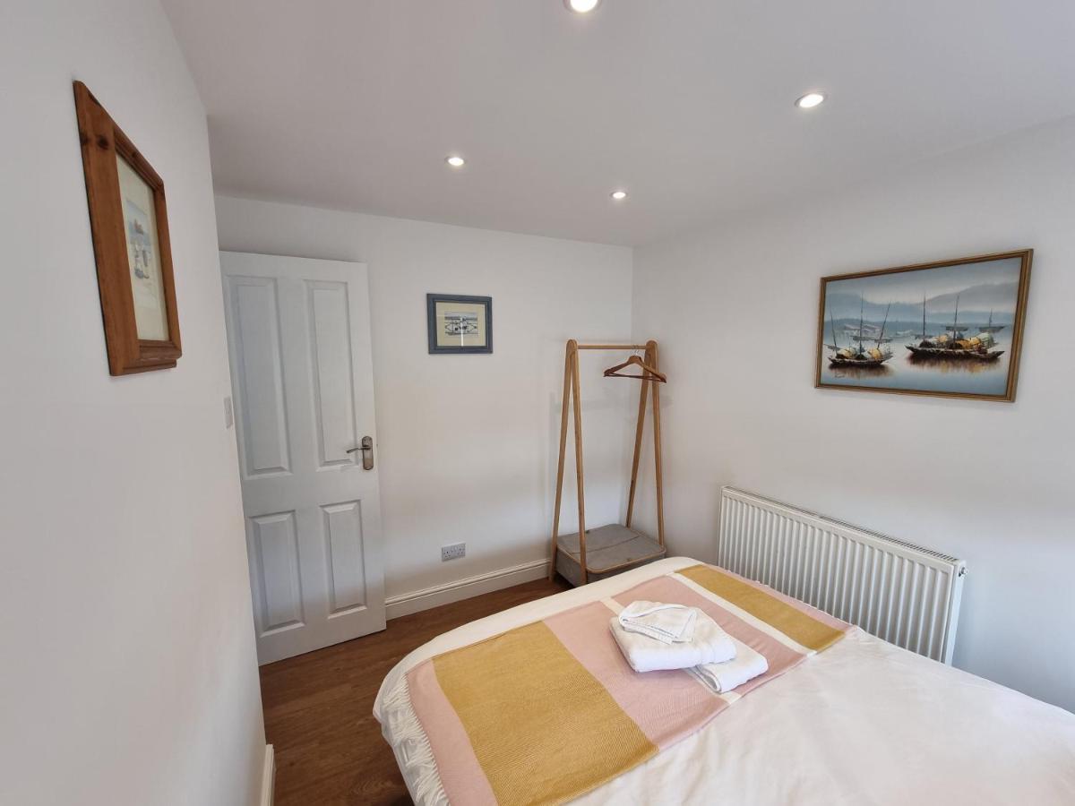 28 Excellentstays - Heathrow - 5 Bedroom House Apartment Stanwell