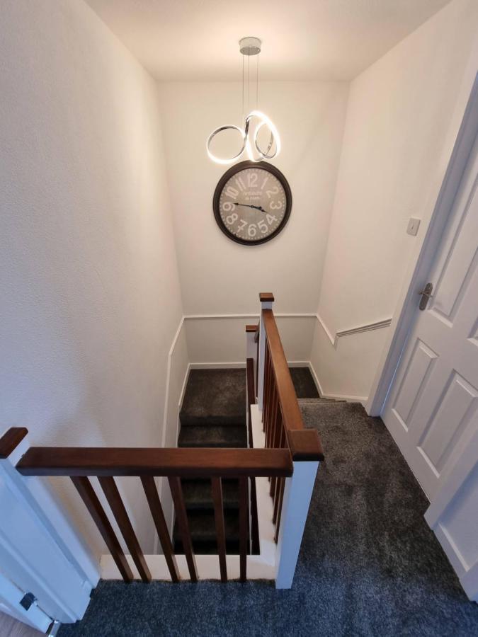 28 Excellentstays - Heathrow - 5 Bedroom House Apartment
